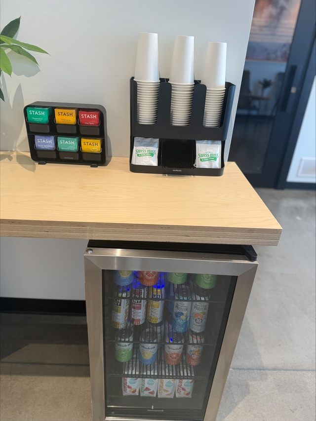 PLUNJ Logan beverage station