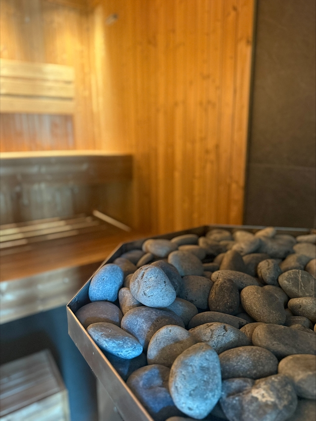 PLUNJ Logan sauna stones