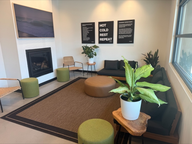 PLUNJ Logan lounge
